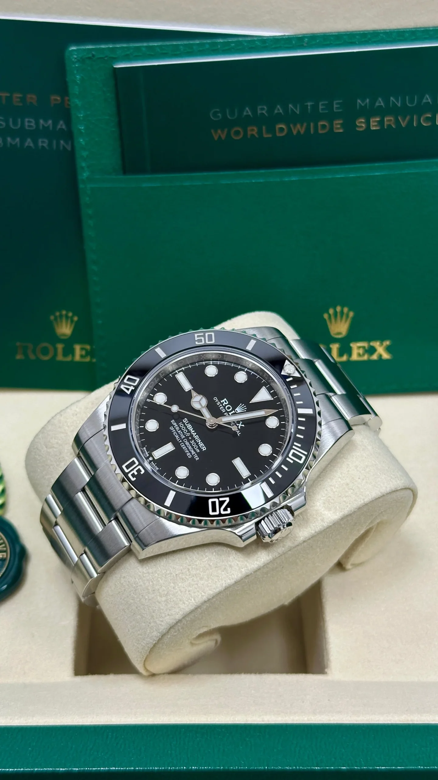 Submariner No Date 41mm Black Dial Black Bezel 124060 - Image 4