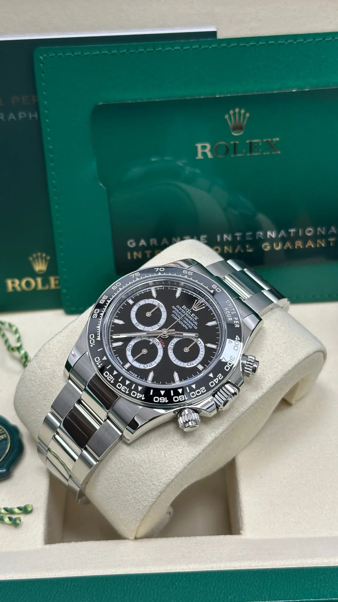Cosmograph Daytona 40mm Black Dial Black Ceramic Bezel 126500LN - Image 4