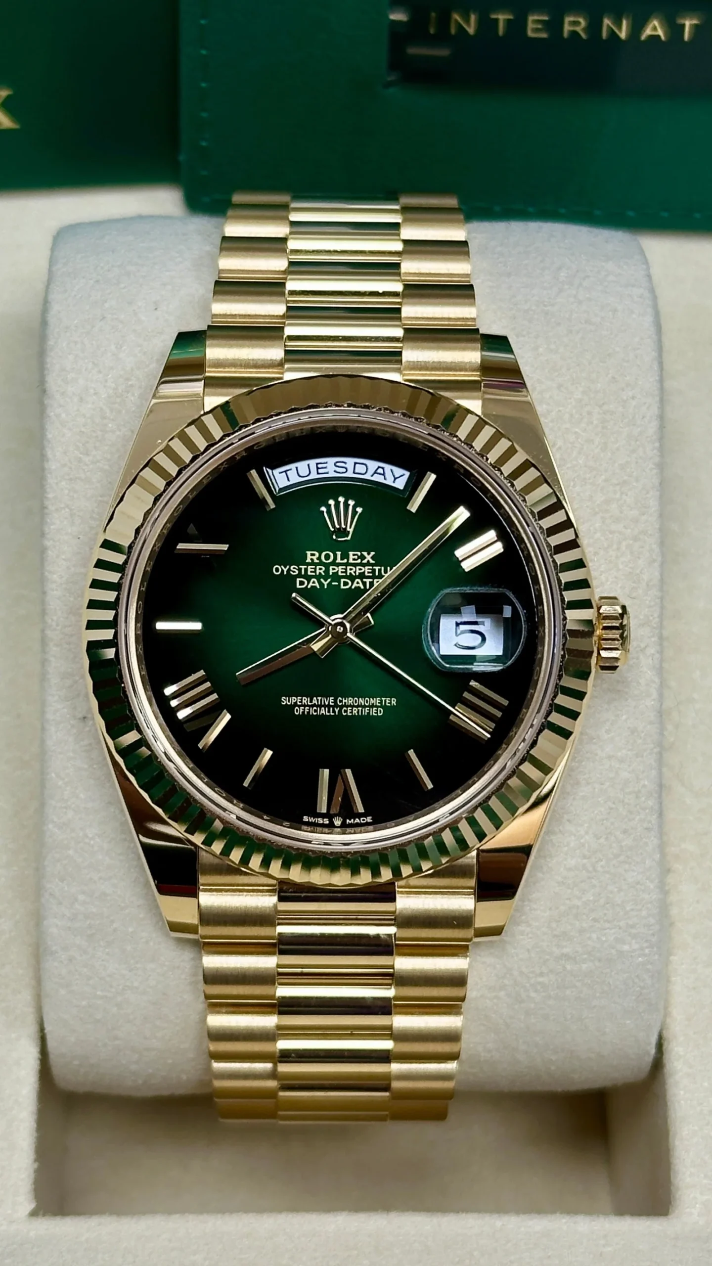 Yellow Gold President Day Date 40mm Green Roman Ombre Dial - 228238 - Image 2