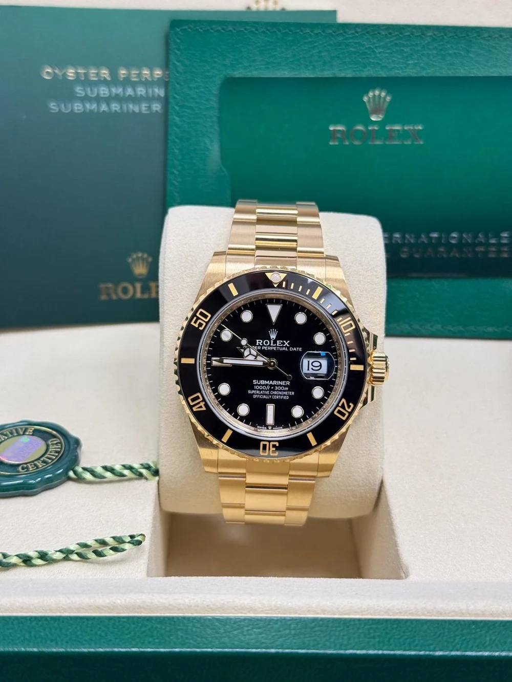 Submariner 41mm Yellow Gold Black Dial Black Bezel 126618LN - Image 3