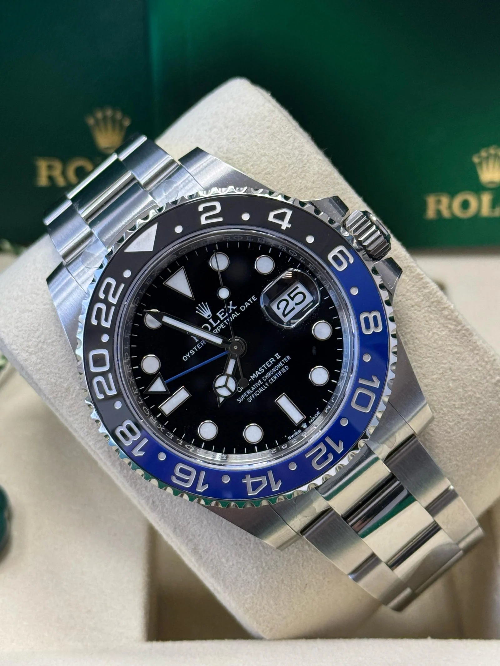 GMT-Master II Batman 40mm Black Dial Blue and Black Bezel Oyster Bracelet 126710BLNR - Image 3