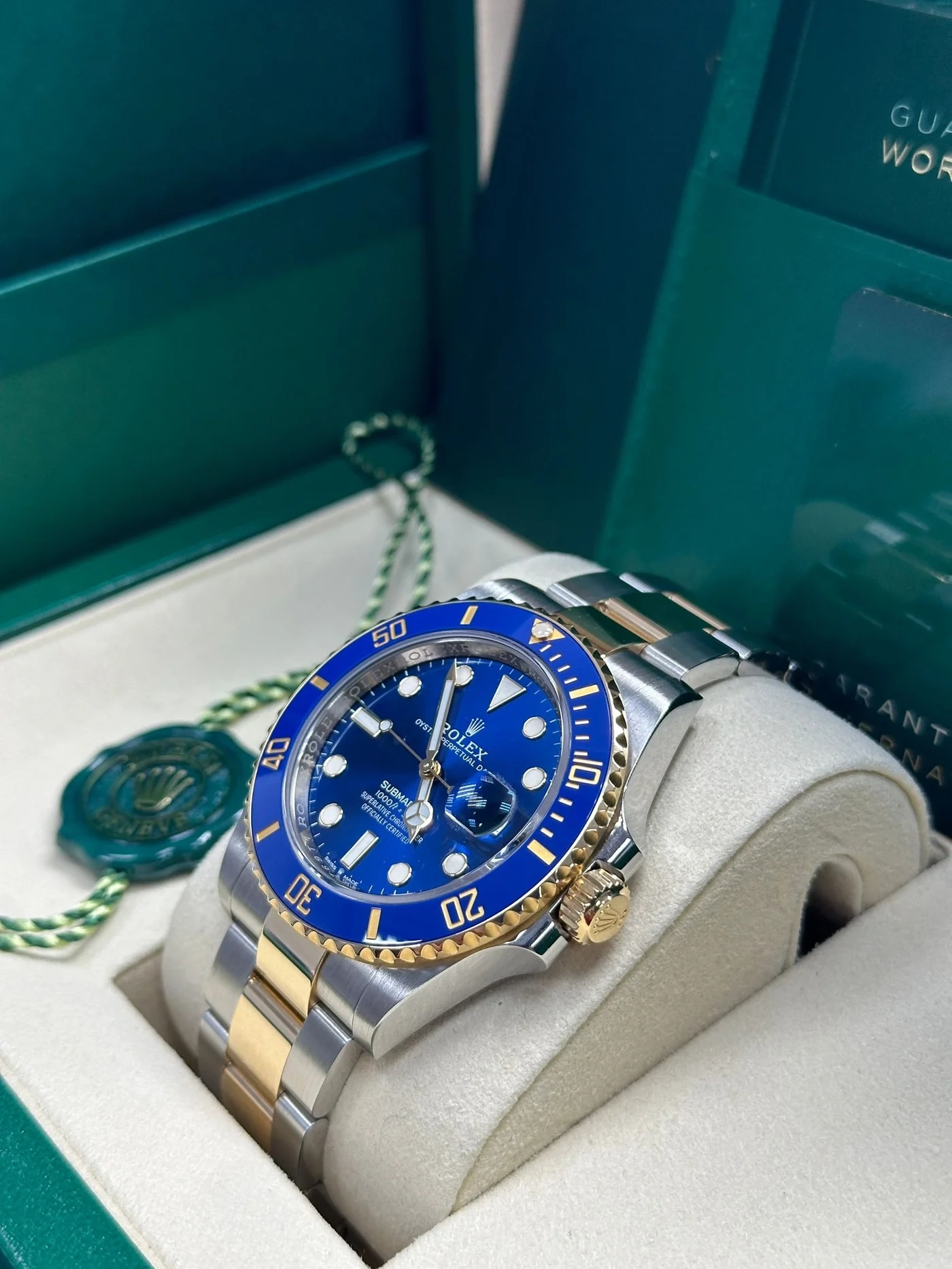 Submariner Bluesy 41mm Two-Tone Yellow Gold Blue Dial Blue Bezel 126613LB - Image 5