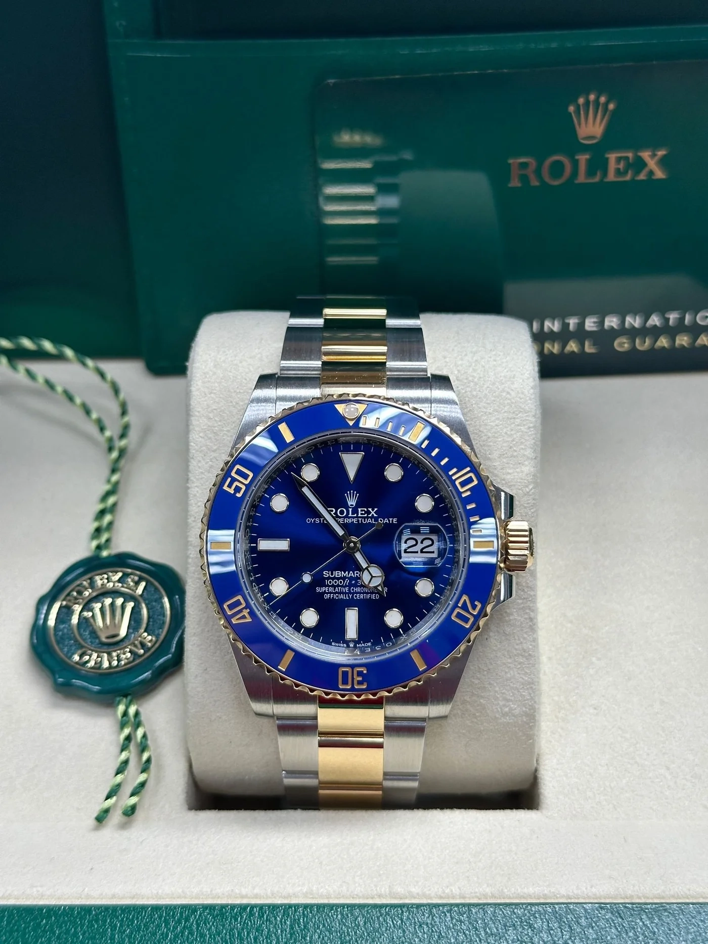 Submariner Bluesy 41mm Two-Tone Yellow Gold Blue Dial Blue Bezel 126613LB - Image 2