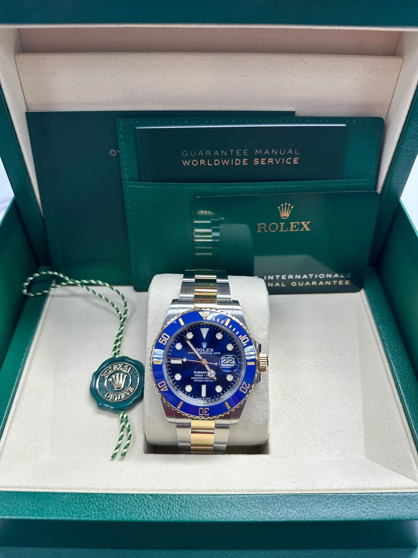 Submariner Bluesy 41mm Two-Tone Yellow Gold Blue Dial Blue Bezel 126613LB - Image 4