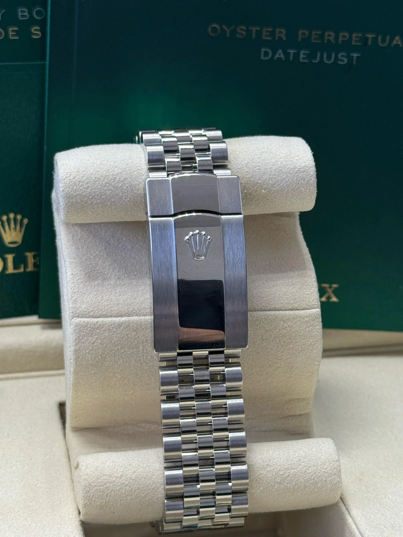 Datejust 41mm Black Diamond Dial Fluted Bezel Jubilee Bracelet 126334 - Image 4